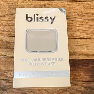 Blissy 100% Silk Pillowcase in Elegant Cream King size NEW 20”x36”